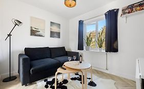 Tranquil 1 Bed Flat In East London